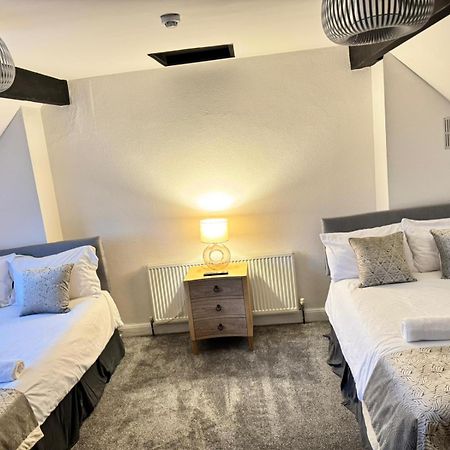 Shm Stays Solihull Hs2 Nec Airport Nr M6 M40 M42 Great For Long & Short Stays 15 Min Walk To Train Station 5 Min Drive To Town Centre Outside Bus Stops & Supermarket Free Parking Buitenkant foto